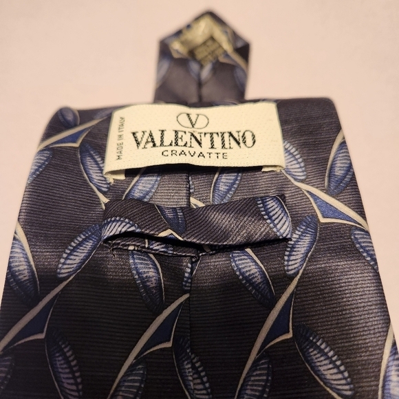 Valentino Cravatte Vintage Italian 100% Silk  Tie - Blue Geometric Pattern - Picture 3 of 10